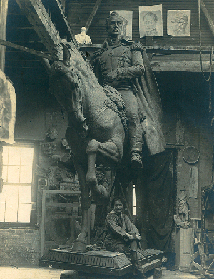 Archivo:Estatua de Bolivar Nueva York.jpg