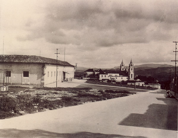 Archivo:Panteon Nacional 1920.jpg