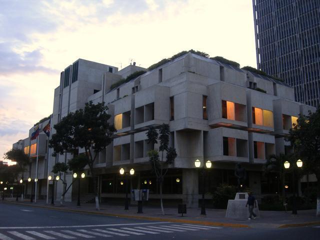 Archivo:Edificio Municipal de Baquisimeto 2.jpg