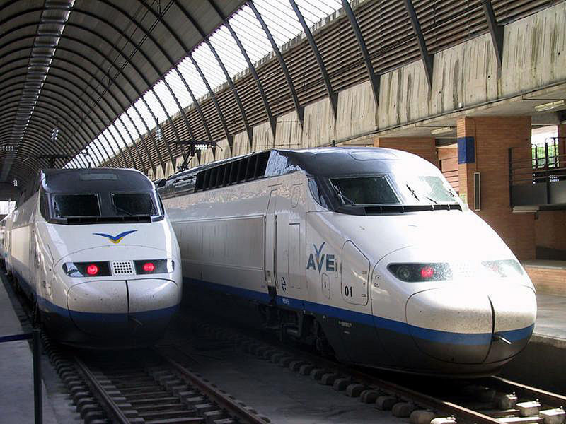 Archivo:Tren en Sevilla.jpg
