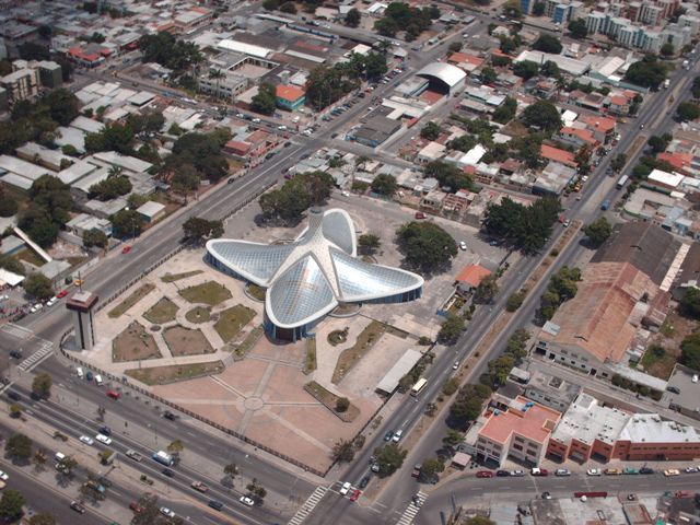 Archivo:Catedral de Barquisimeto 1.jpg