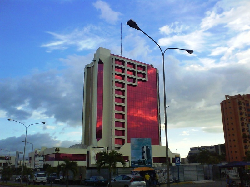 Archivo:Torre Milenium en Barquisimeto 1.jpg