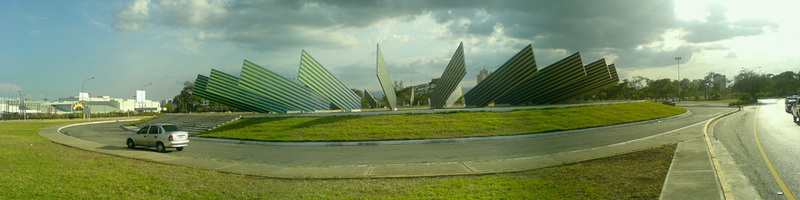 Archivo:Monumento al Sol en Barquisimeto 1.jpg