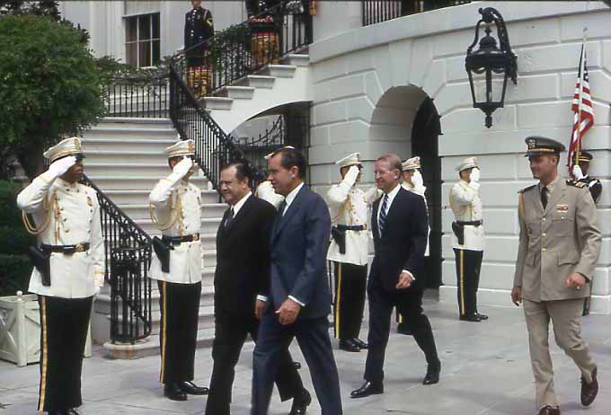 Archivo:Rafael Caldera con Nixon.jpg