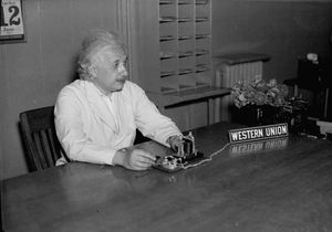 Albert Einstein Exposicion Panamericana 1937.jpg