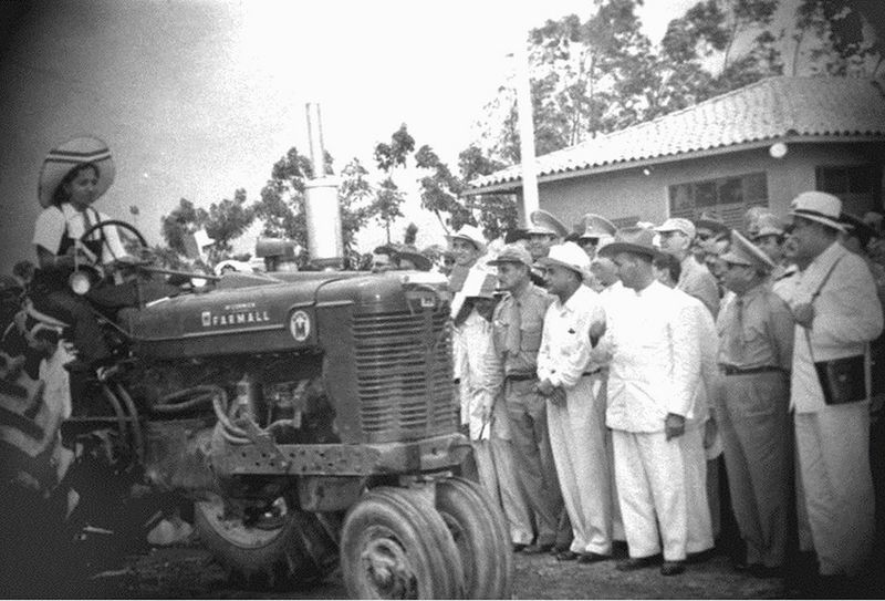 Archivo:Marcos Perez Jimenez en Turen.jpg