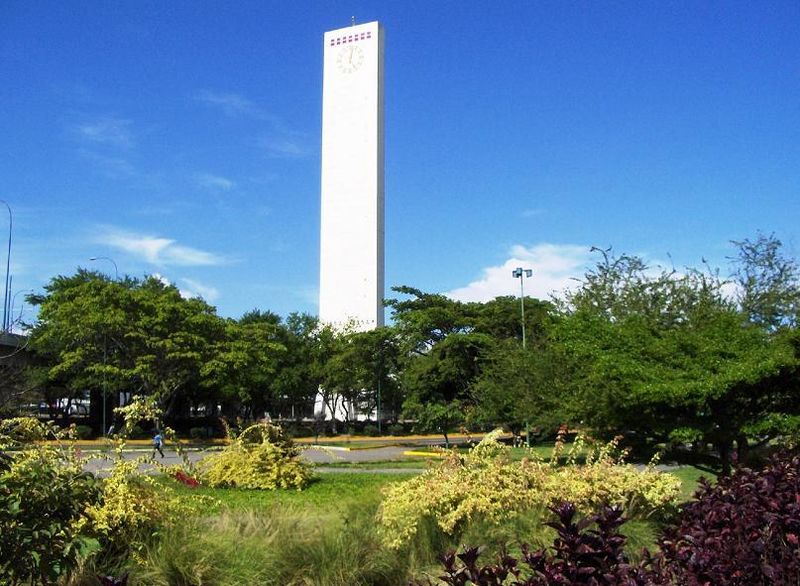Archivo:Obelisco en Barquisimeto 4.jpg