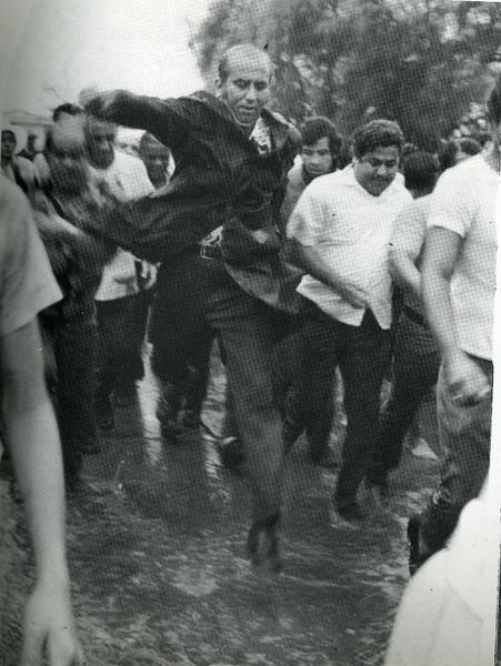 Archivo:Carlos Andres Perez saltando 2.jpg