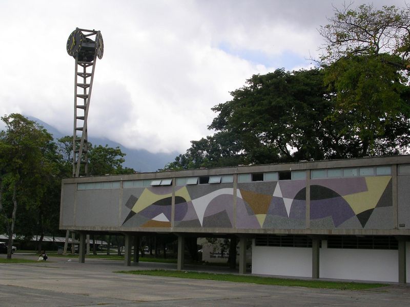 Archivo:Universidad Central de Venezuela 3.jpg