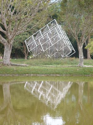 Espejo Solar de Alejandro Otero.jpg