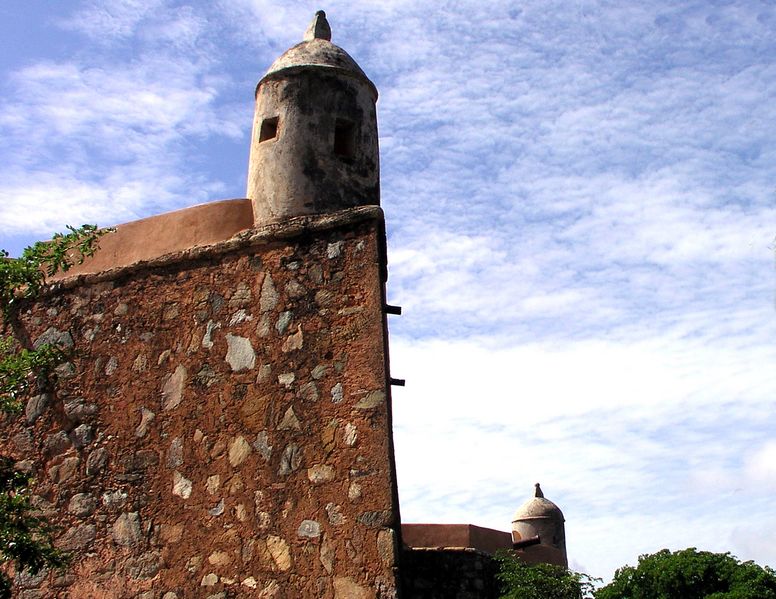 Archivo:Castillo de Santa Rosa.jpg