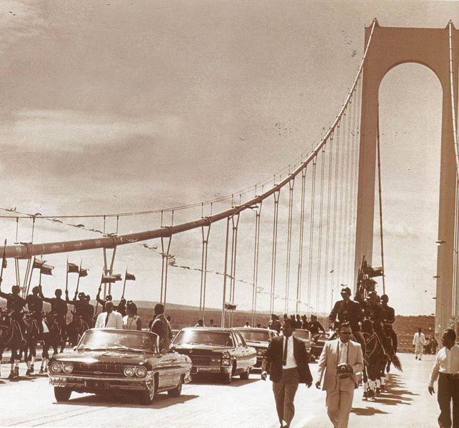 Archivo:Raul Leoni inaugura Puente Angostura.jpg