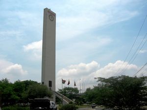 Obelisco en Barquisimeto 2.jpg