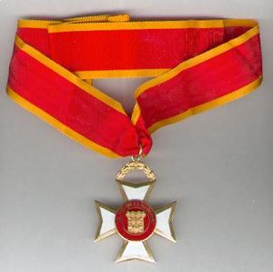 Cruz de la Guardia Nacional 2.jpg