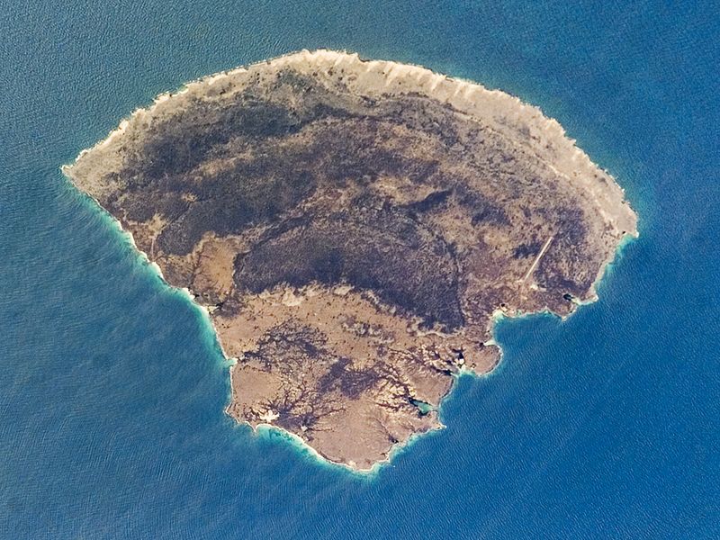 Archivo:Isla La Blanquilla.jpg