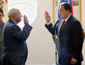 Hugo Chavez y Jose Luis Prieto.jpg