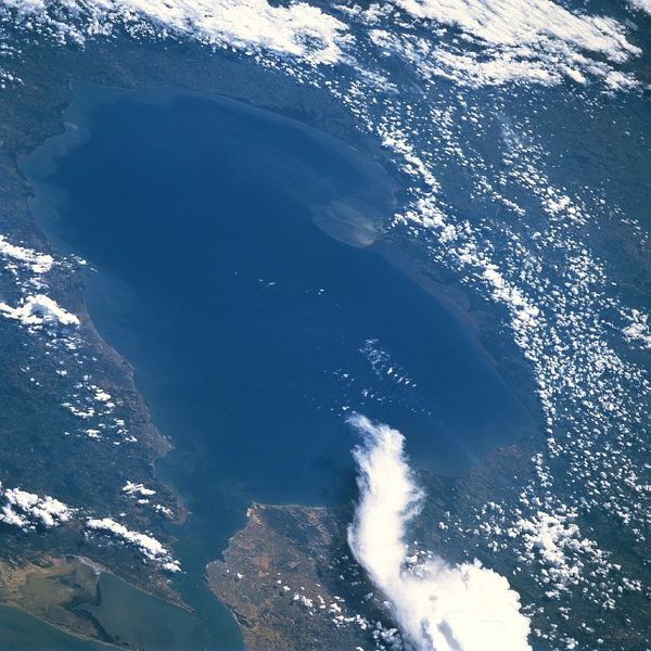 Archivo:Lago de Maracaibo satelite.jpg