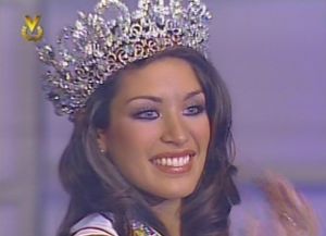 Dayana Mendoza 001.jpg