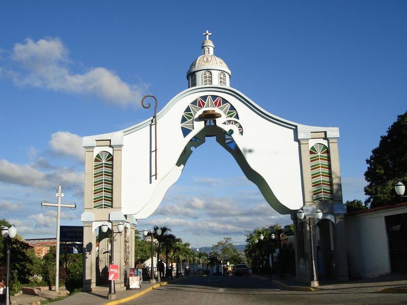 Archivo:Santa Rosa Entrada en Barquisimeto .jpg