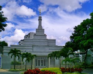 Templo Mormon del Cafetal.jpg