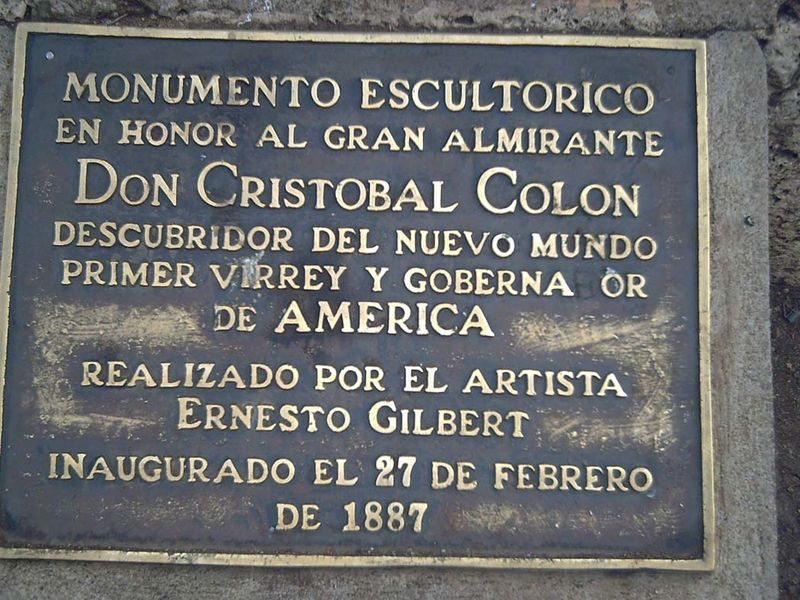 Archivo:Monumento a colon.jpg