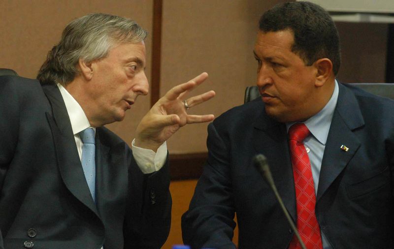 Archivo:Hugo Chavez y Nestor Kirchner abril 2007 3.jpg
